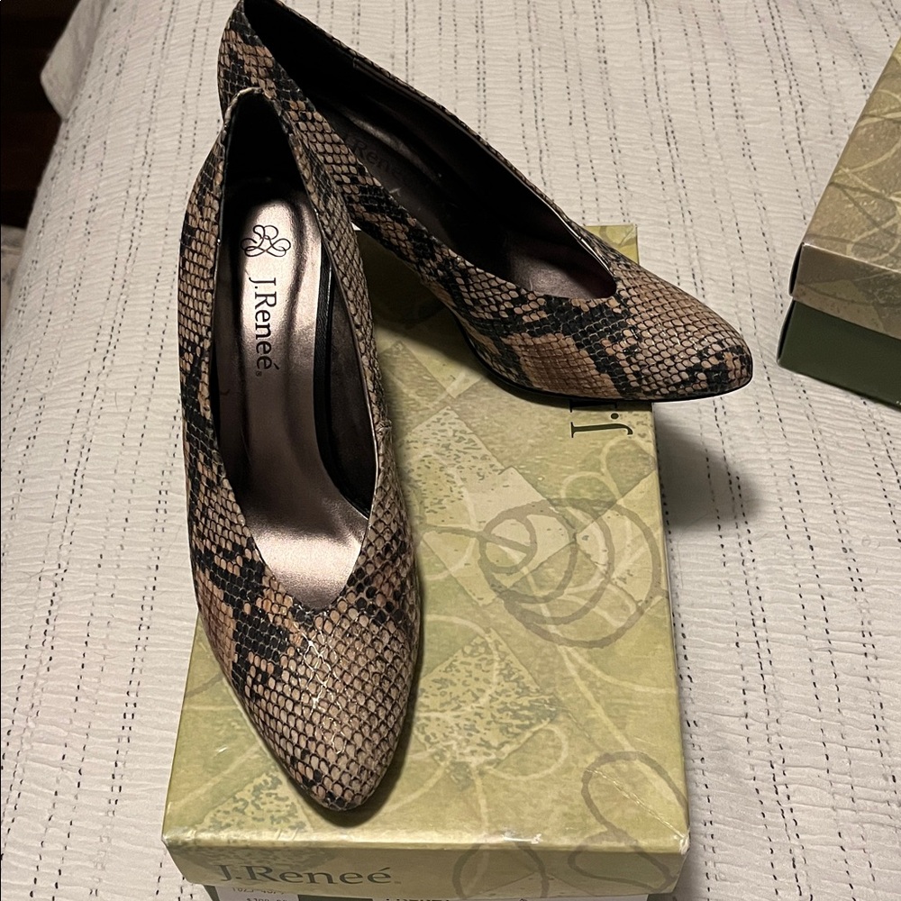 J.Reneé Snake Print Leather Pumps size 8